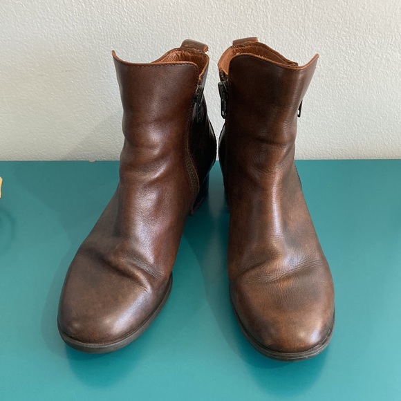 Born Shoes - Women’s Børn boots sz 8.5
